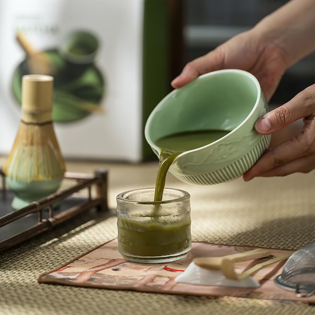 The 8-piece matcha tea bowl set, matcha tea bowl, and tea ceremony set are perfect for beginners, and also make great souvenirs, including a matcha
