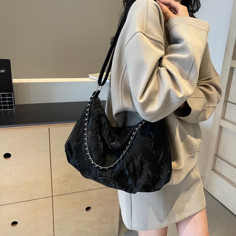 Urban Minimalist Large-Capacity Commuter Shoulder Bag for College Students - High-Quality Crossbody Bag