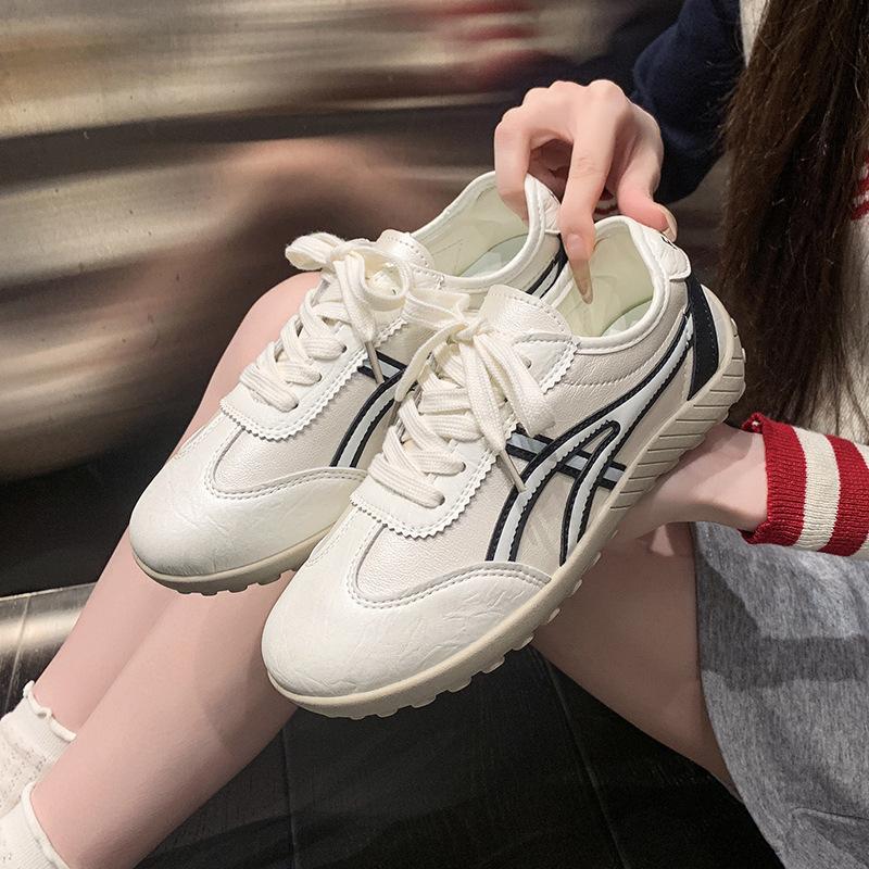 Faux leather little white shoes women's single shoes 2025 summer and autumn round head lace-up flat bottom student casual moral training shoes women