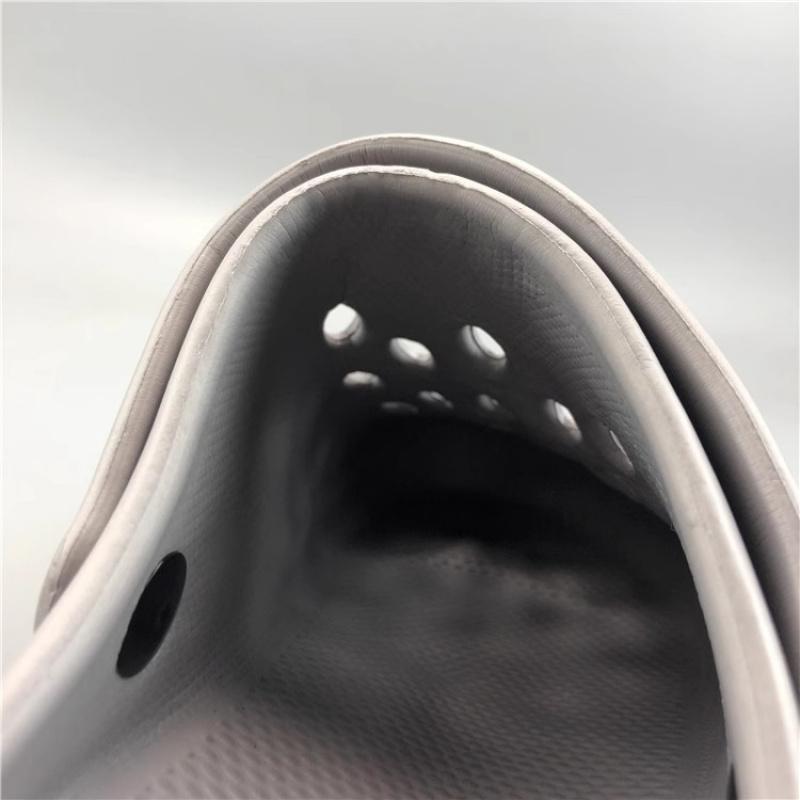 Herren Baotou Zweifarbige Lochschuhe, Trendige Slipper für den Sommer-Außenbereich, Rutschfeste Dicksohlen-Strandsandalen.