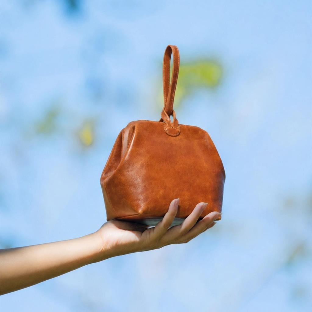 CONTACT'S Fashion Genuine Leather Clutch Bag Women Capacity Metal Frame Handle Handbag Travel Famliy Gift Wristlets Bag