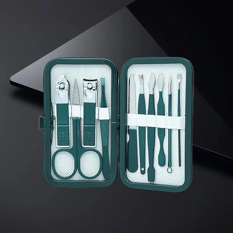 18-Piece Deep Emerald Beauty Set: Manicure, Eyebrow & Foot Care