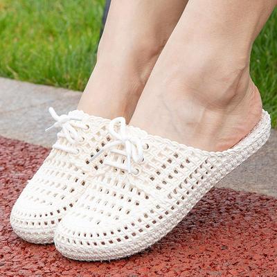 Commander une taille au-dessus Pantoufles creuses tendance pour femmes Pantoufles de plage imperméables Pantoufles plates confortables