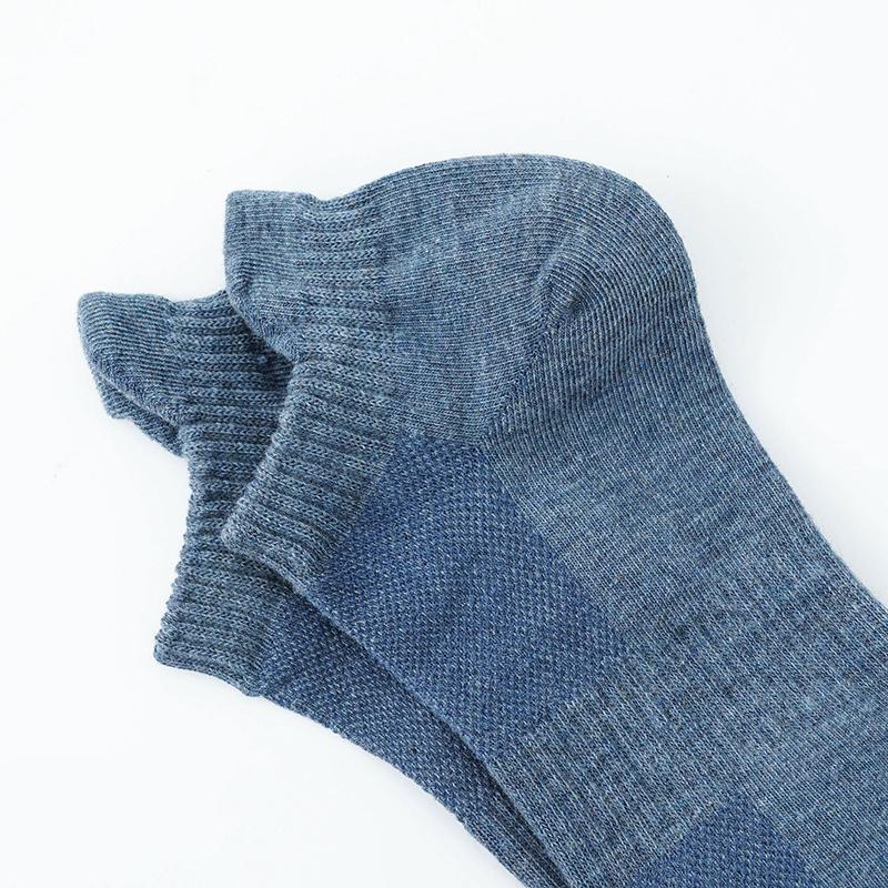 4 Pairs Fashion Men's Short Socks Spring and Summer Men's Boat Socks Thin Breathable Deodorant Low-top Invisible Socks Lengthened Heel Casual Socks