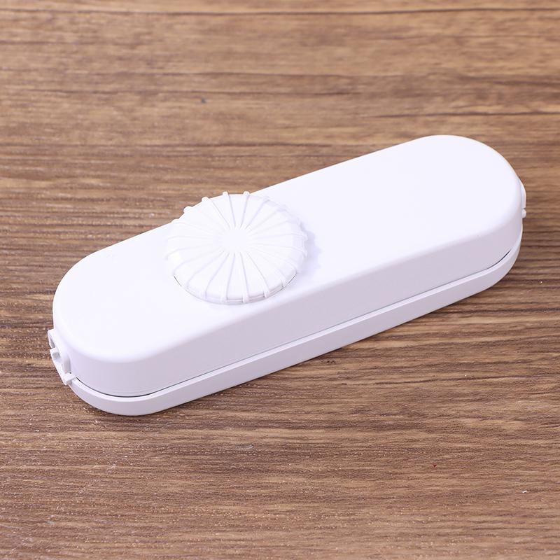 

ЕС Диммерный выключатель LED 120В/220В Полный диапазон Поворотный диммерный выключатель Встроенный выключатель для лампы Для настольной лампы / Светодиодной лампы / Галогенных ламп белый