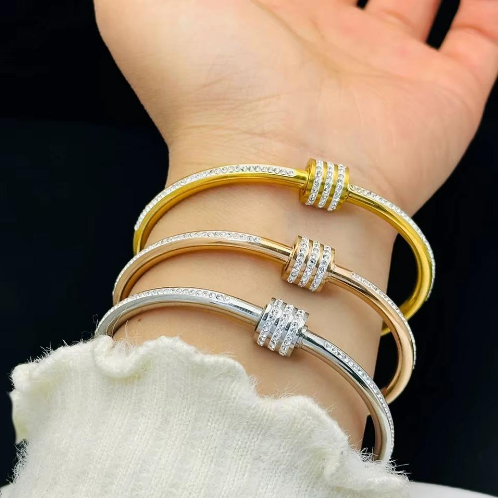 Jewelry Cuff Colorfast Bangles High-end Women Bracelets  Valentine's Day Gift