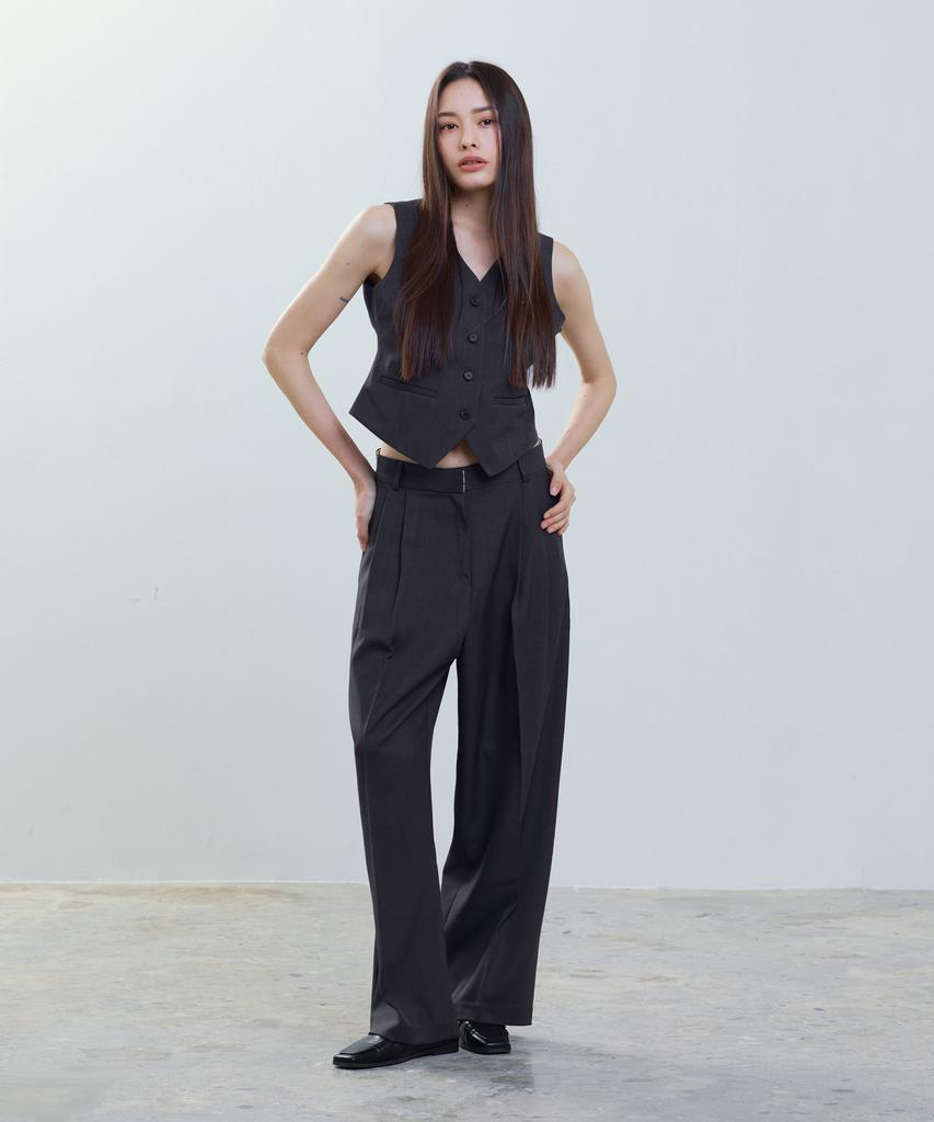 ETRE AU SOMMET Tailored Pintuck Slacks (Charcoal)
