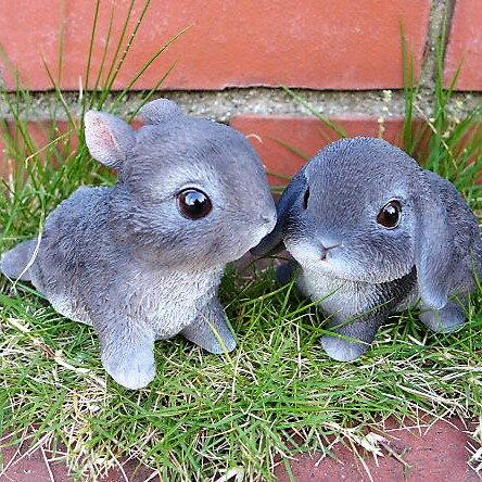 Zajíček malá sada 2 kusů šedý zvířecí ozdoba zahradní předmět zahradnictví interiér různé zboží displej vstup na dvůr realistický zajíček.
