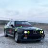 1:24 M3 E30 Sportwagen Modell Spielzeug Stoßdämpfung Rückzieher Supercar Metallkarosserie Sound Licht Modelle Geschenke