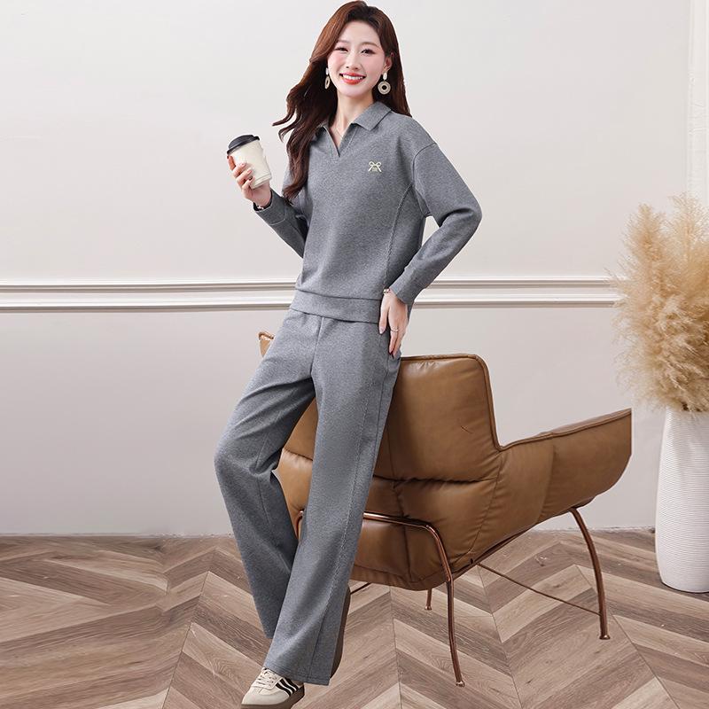 

Khmer Lapel Sweatshirt & Straight-Leg Sweatpants: Women s Fashionable Casual Sports Two-Piece Set - Spring 2026 New Arrival L (95-110 jin)