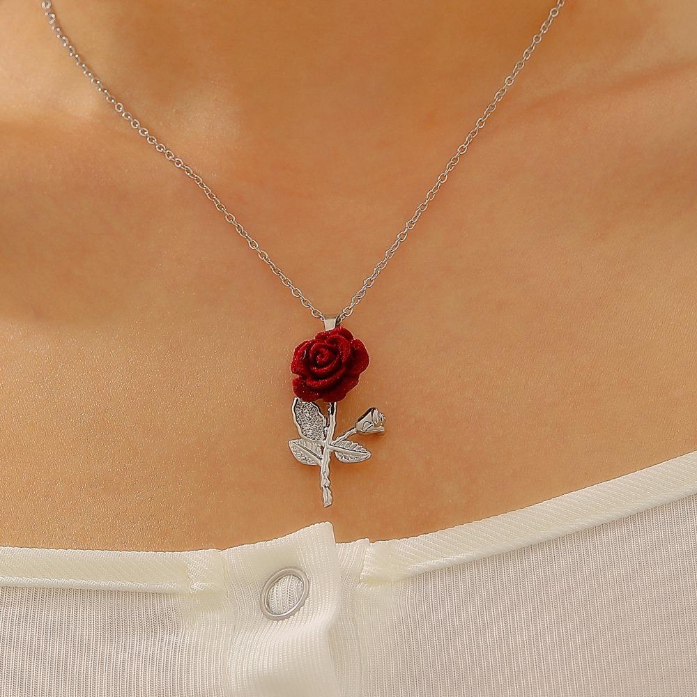 

Gothic Y2K Red Heart and Rose Pendant Necklace, Women s Casual Fashion Jewelry, The Ideal Gift