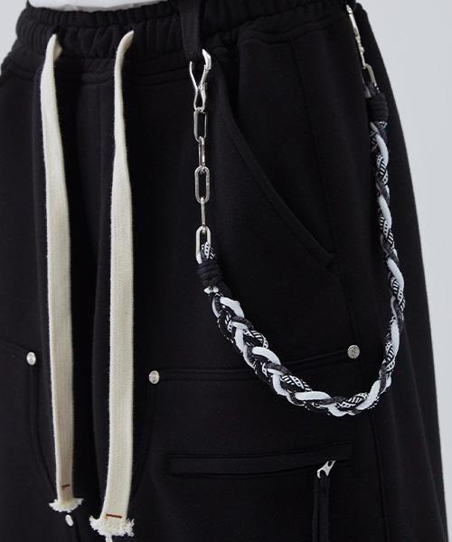 Mimdeowodeulobeu Solar Rivet Bermuda Pants_Black
