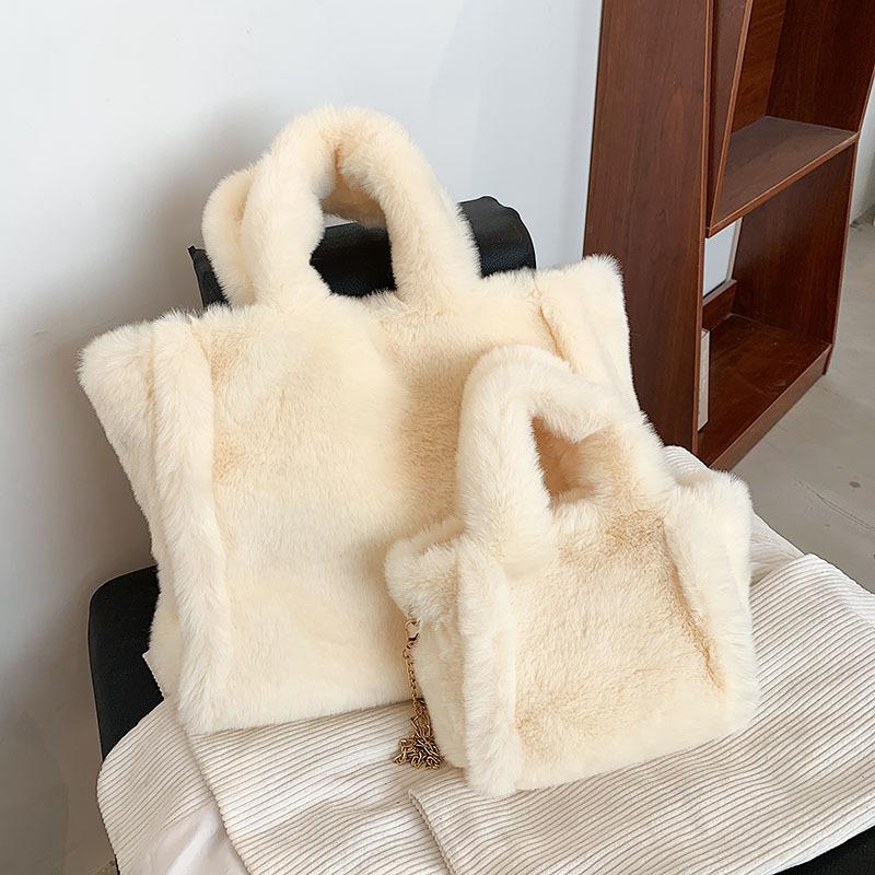 

Large Plush Tote Faux Fur Shoulder Bag Winter Fluffy Women Designer Handbags Warm Soft Crossbody Bags for Women Shopper Purses 25x9x19cm