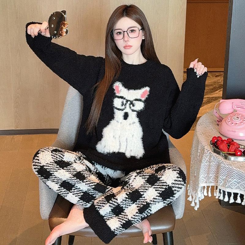 

Women s Cozy Fall/Winter Half-Velvet Pajamas Set - Thickened Coral Fleece, Suitable for Indoor & Outdoor Wear One size (Recommended for weight up to 150 jin)