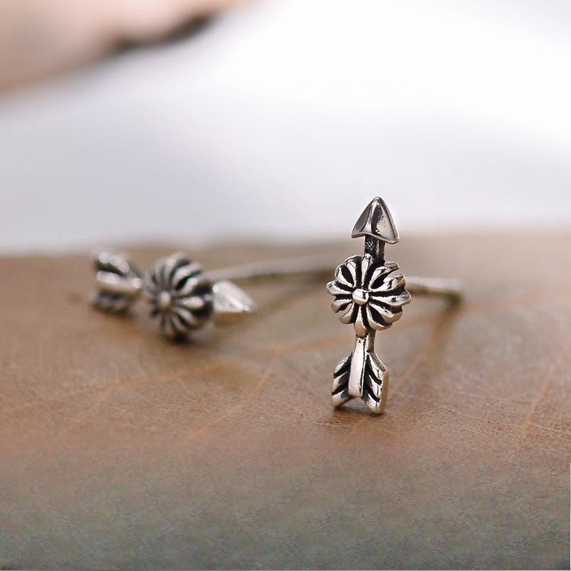 Retro Scout Flower Earrings Niche Design High-end Ear Bone Snails Pulled Ear Dresses