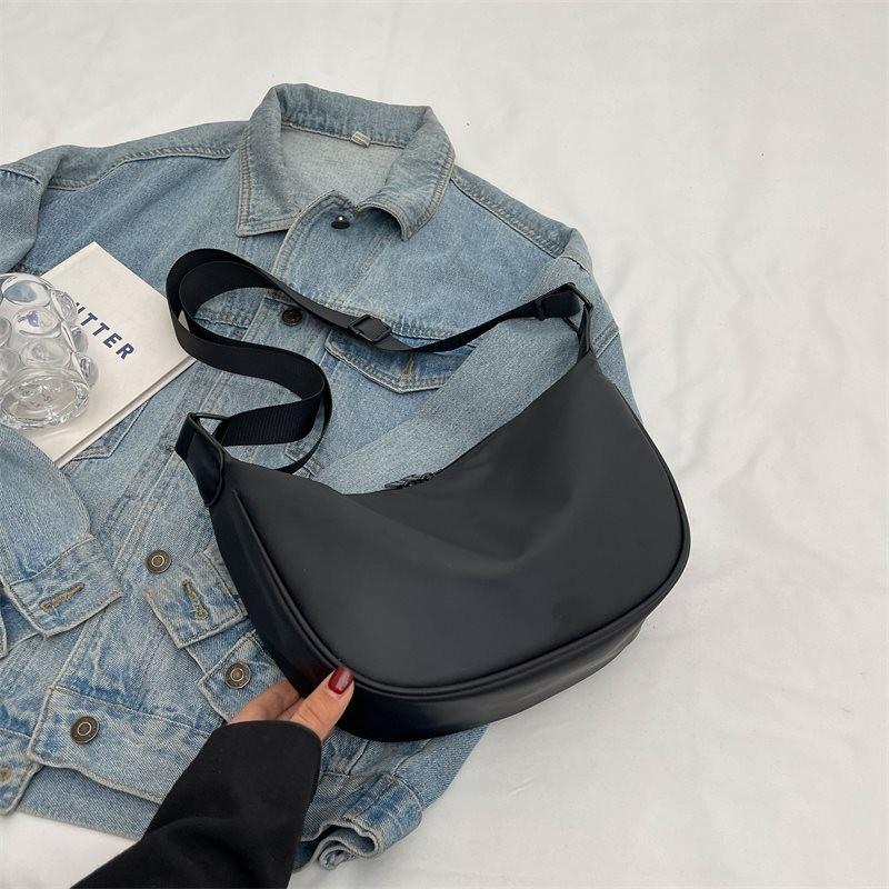 

Chic Large Capacity Tote Bag In Black For Women Featuring Trendy Dumpling Shape Black Small