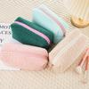 Niedliche Plüsch-Make-up-Tasche für Frauen, tragbare Reise, kleine Kosmetiktaschen, einfarbig, mit Reißverschluss, Kulturtasche, Waschbeutel, Aufbewahrungstaschen