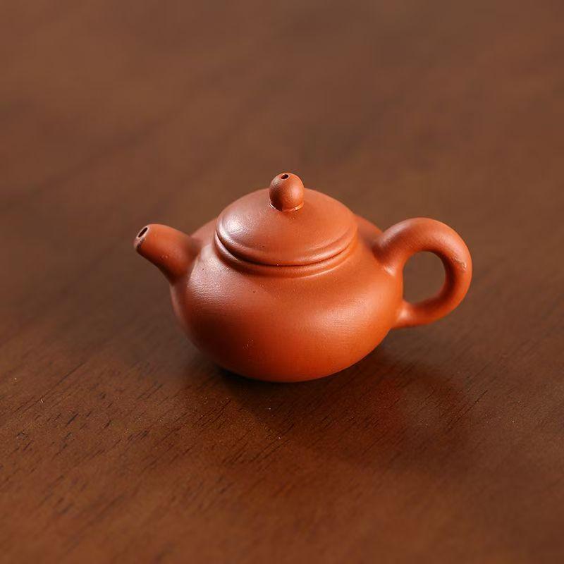 Mini Purple Clay Milk Tea Teapot, Decorative Fingertip Pot with Lid and Handle, Tea Pet Accessories, Water Cut Feature