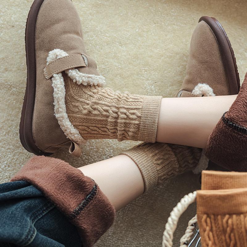 Women's Mid-Calf Cable Knit Wool Socks - Thick, Warm Cashmere with Velvet, Slouchy Style for Autumn/Winter 2023