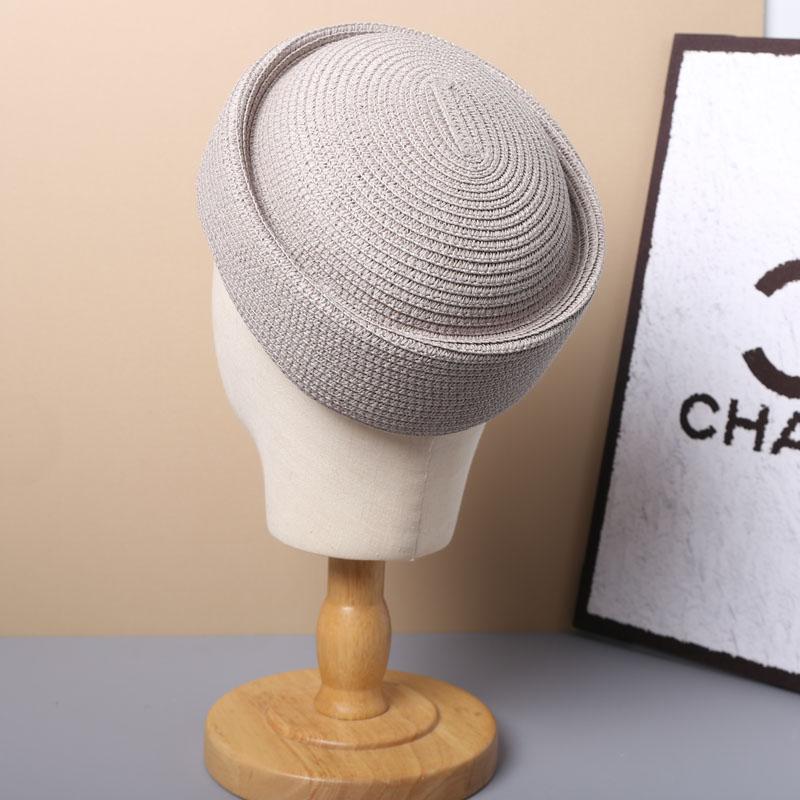 2026 New Summer Straw Beret Sun Hats Retro Artistic Painter Breathable Straw Hat Fashion Women Circle Concave