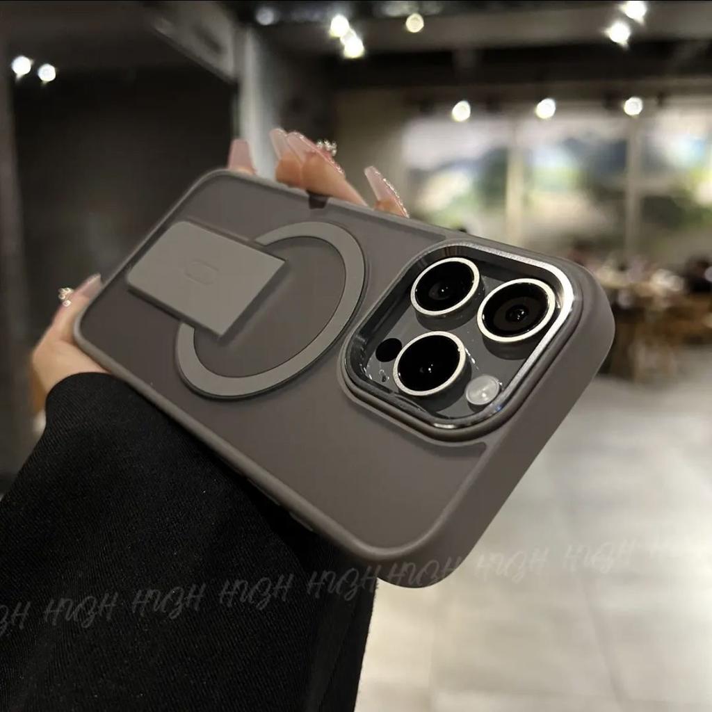 17Pro Xuan Yin Invisible Magnetic Bracket for IPhone 16 Phone Case for Apple 15PROMAX Matte Shell