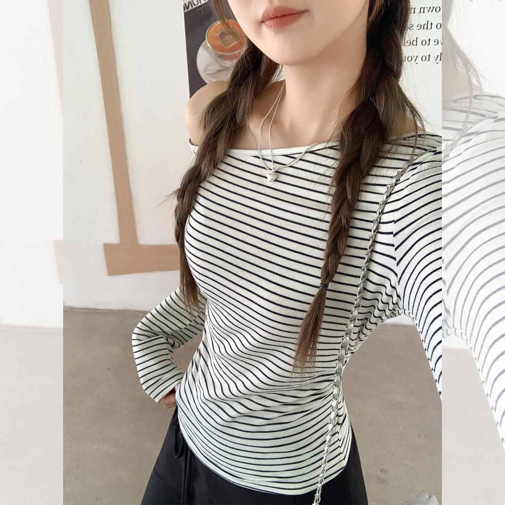 Black and gray striped slanted shoulder off-the-shoulder long-sleeved bottoming T-shirt for women's early autumn wear with pleated slim-fitting top