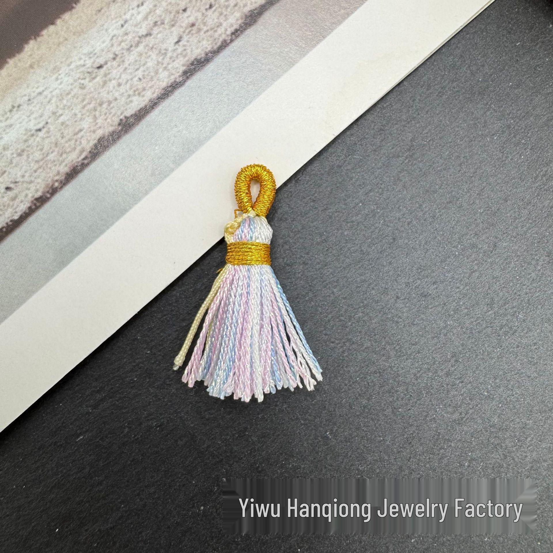 Корейский Радужный Брелок с Кисточками и Бусинами Pyssla DIY Аксессуар