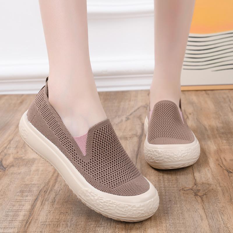 

Летние старые пекинские тканевые туфли женские новые дышащие сетчатые туфли на мягкой подошве, ленивые туфли на плоской подошве, повседневные и удобные туфли для мам 40