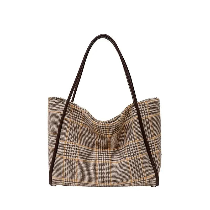 High-quality and Large Capacity Travel Tote Bag for Women New Versatile and Elegant Shoulder Checkered