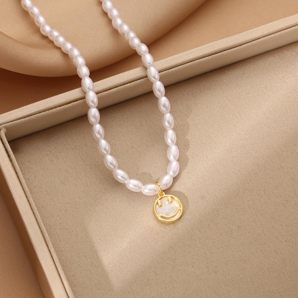 Hochwertige Damen Halskette aus Titanstahl mit vierblättrigem Kleeblatt - Nicht verblassend, vielseitige Schlüsselbeinkette