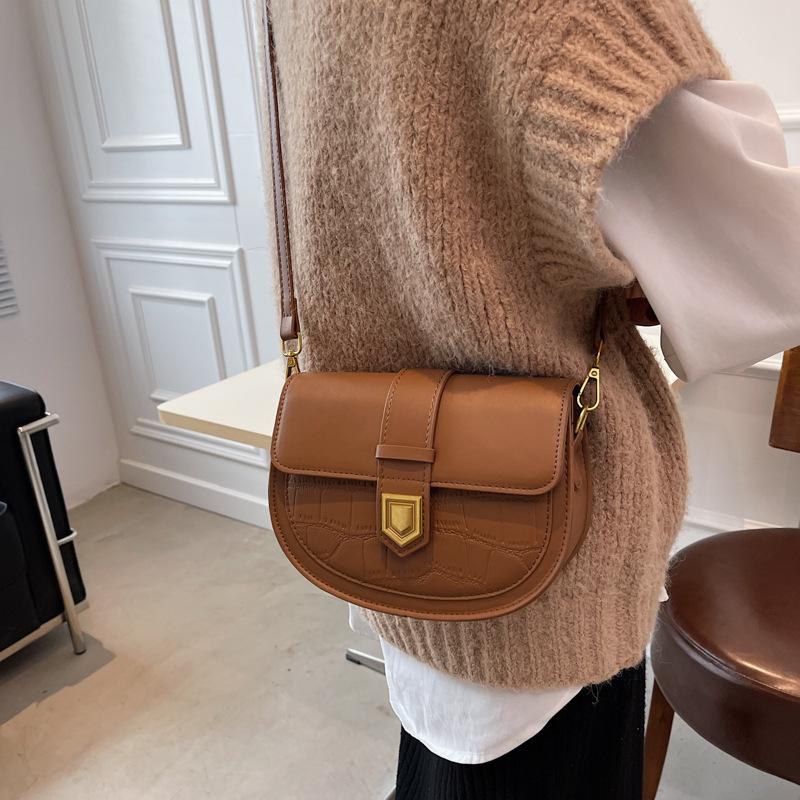 2026 seas new fashiable saddle bag women's bag casual versatile retro single shoulder crossbody bag