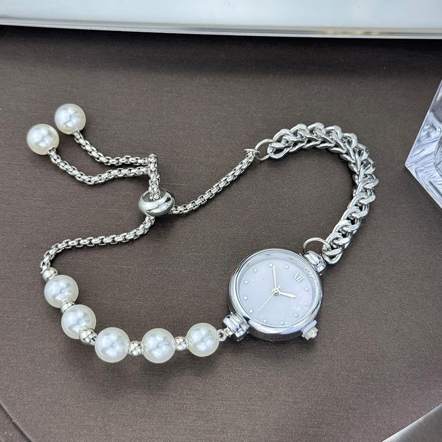 New Women's Luxury Pearl Bracelet Watch with Shell Dial, Trendy Design, Elegant Daily Wear Quartz Watch