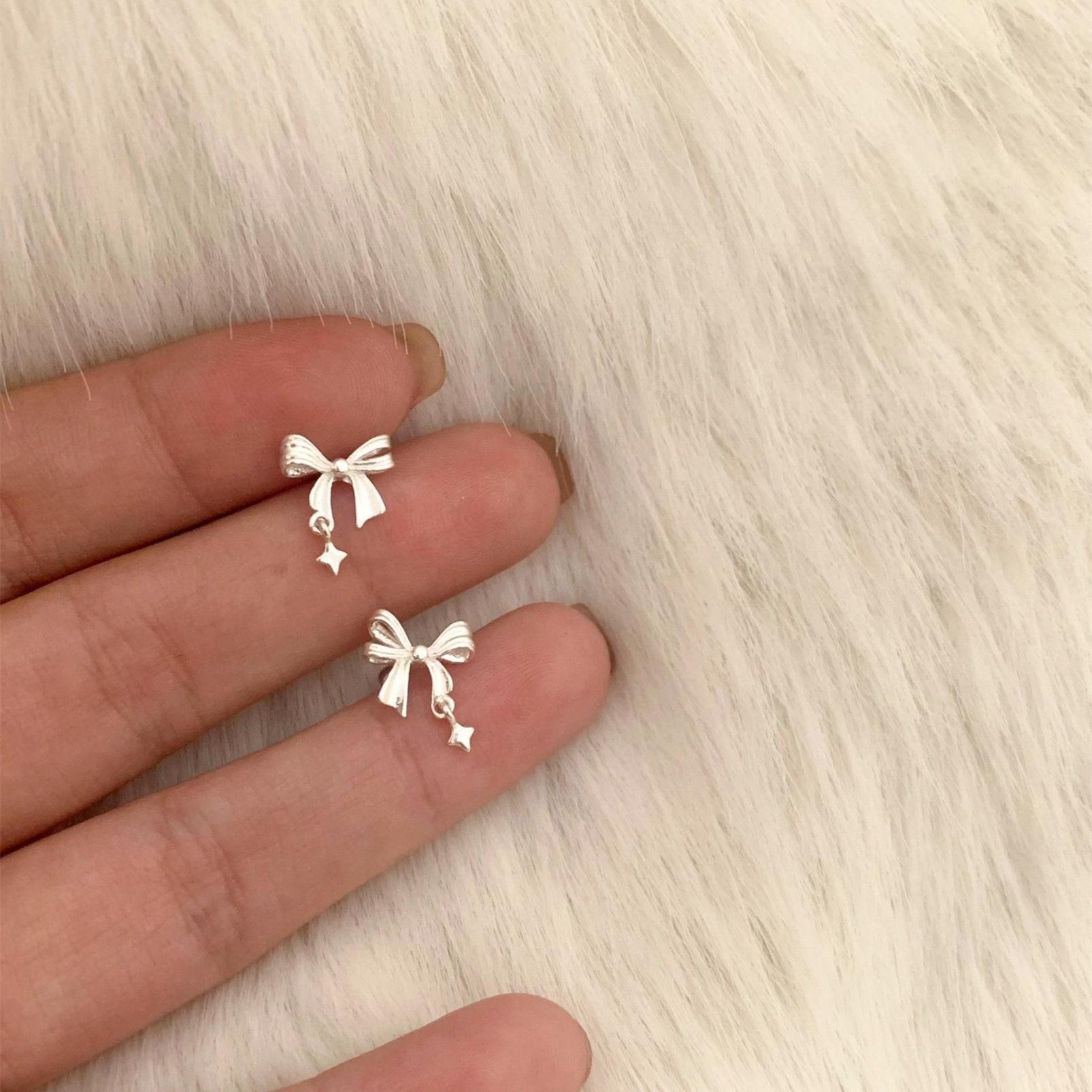 Sweet Bow Stud Earrings for Women - Simple, Fashionable, and Versatile New Style Earrings