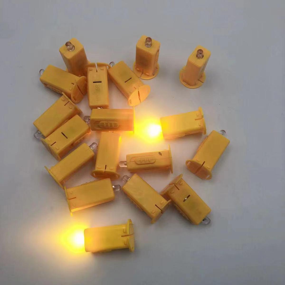 

Ancient Style Year of the Horse Lantern Ornaments: Hanfu Folding Props for Photography and Stage Decor