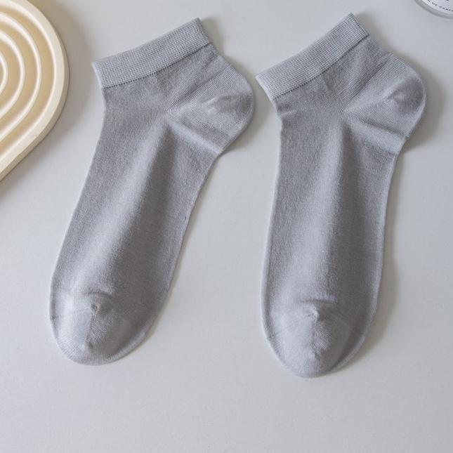 Women's Summer Thin Sweat Absorbing Breathable Moon Boneless Short Tube Socks