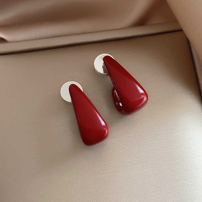 Silver needle simple oil dripping geometric stud earrings women's light luxury retro high-end earrings niche commuting temperament new earrings