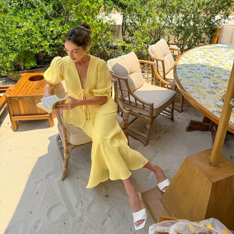 New Summer Women's Clothing Suit Fashionable Casual V-neck Pleated Lace-up Top Bubble Sleeve Skirt