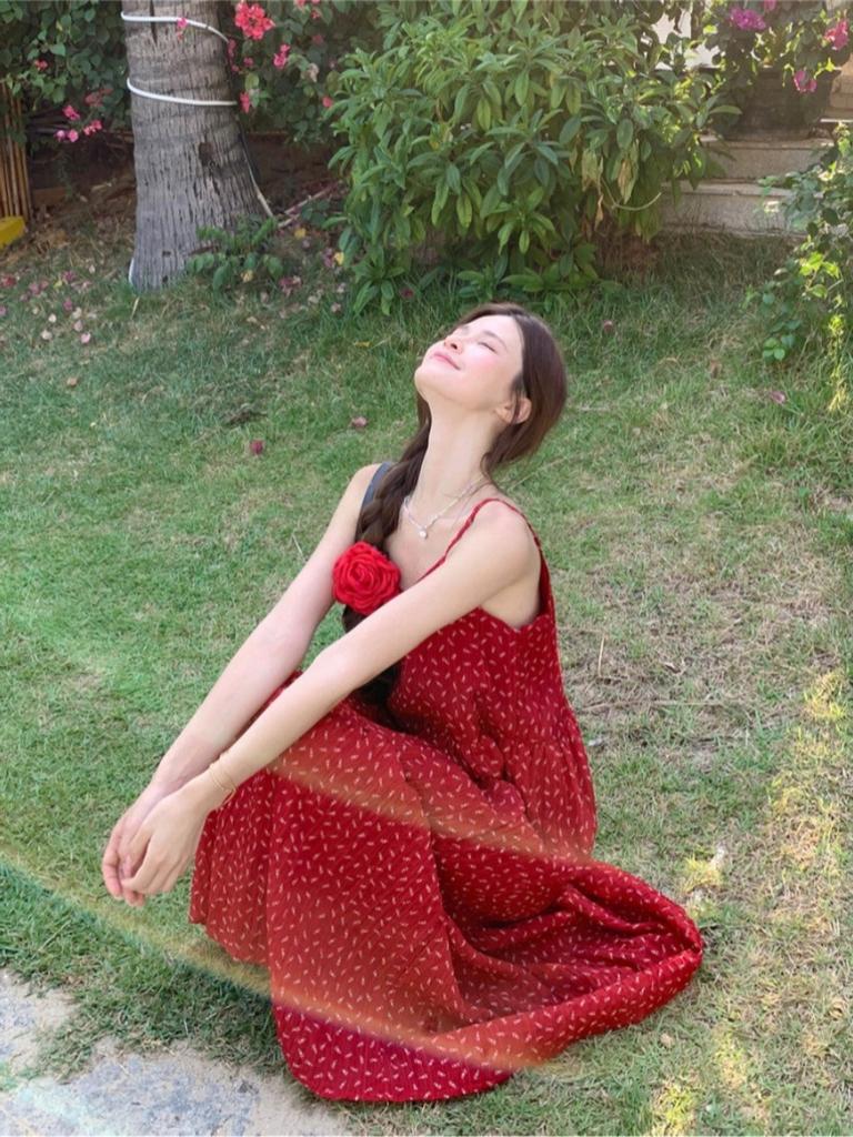 Retro Floral Red Suspender Dress Women's Summer New Waist A Word Thin French Temperament Long Dress