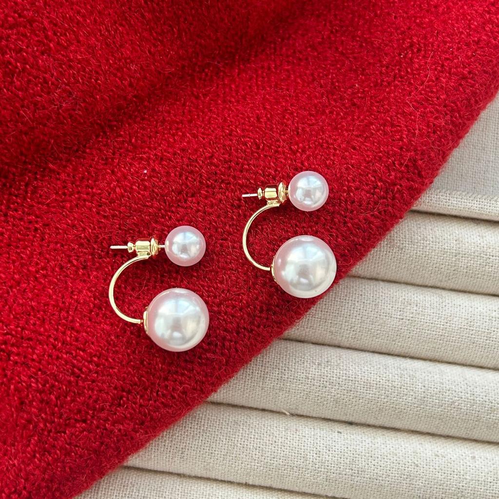 Fashion Retro Two Ways Wearing Pearl Stud Earrings For Women