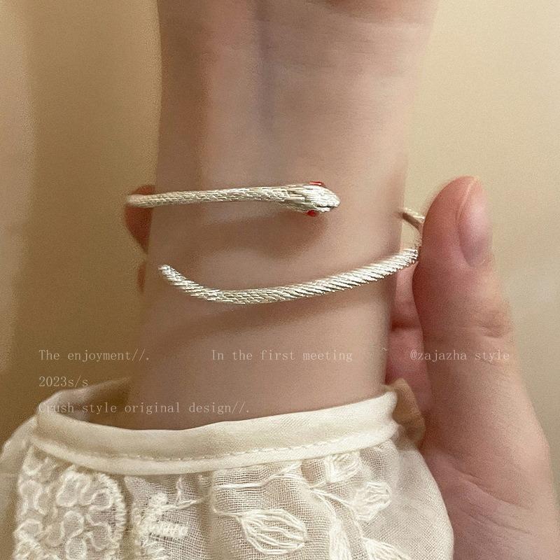 Silver Snake Winding Bracelet Women's Summer Niche Exquisite Bracelet Design Sense Individual Cold Wind Jewelry Irregular Design