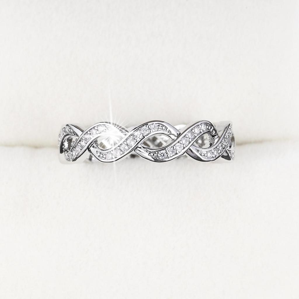 Zircon Inlaid Knotted Cable-Knit Copper Women's Fashion Ring