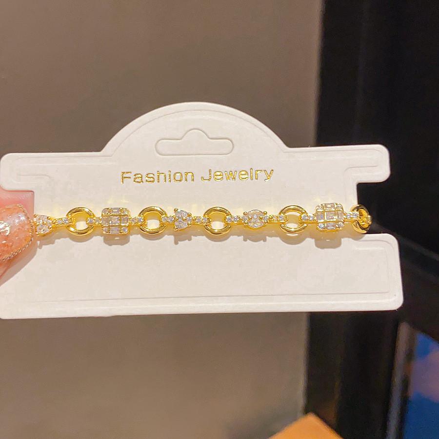 Light Luxury Female Geometric Oval Bracelet With Gold Plated Zirconia Design
