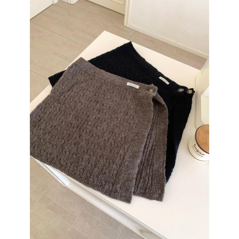 Korean-Style Women's Warm Knit Half Skirt for Autumn Winter