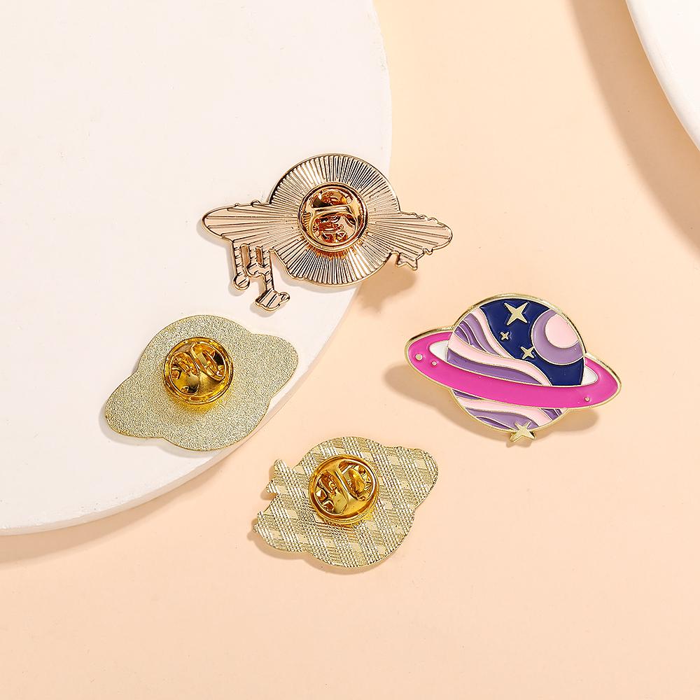 New Space Planet Enamel Brooches Galaxy Venus Jupiter Saturn Mars Mercury Earth Shaped Pins