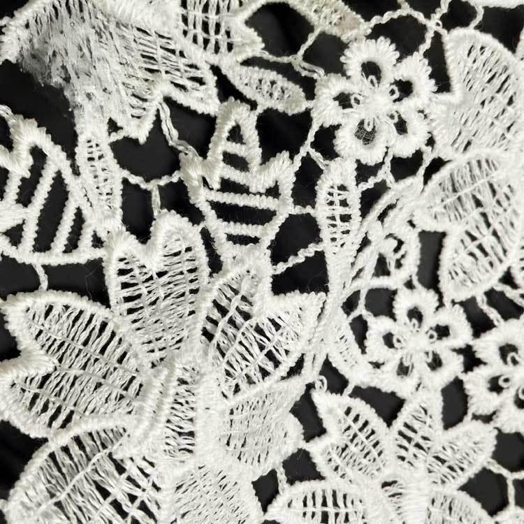 Wasserlösliches Spitzen-Komplettzubehör, Polyester-Seidenstickerei-Stoff, Dreidimensionaler Hohlstickerei-Stoff