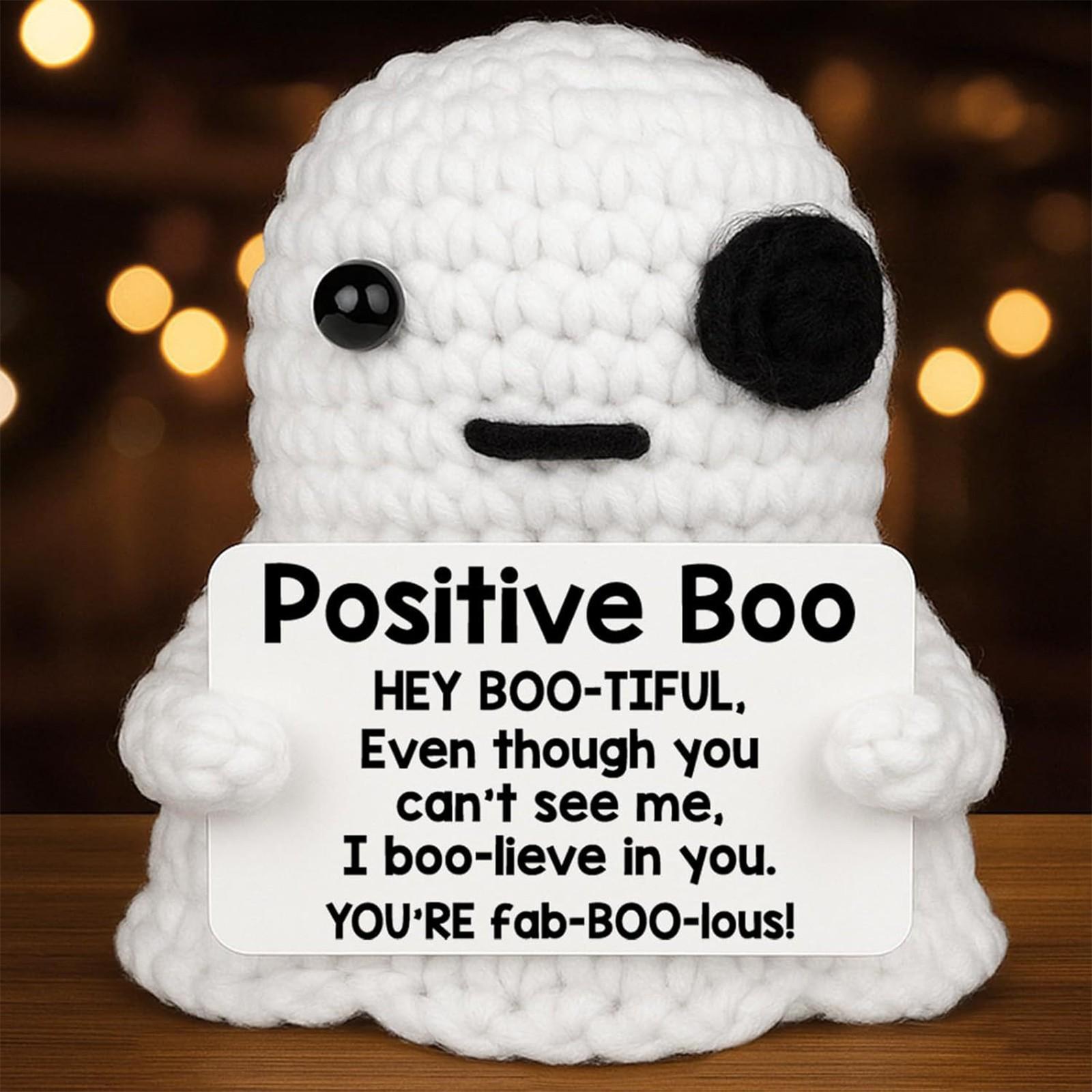 

Вязаные крючком мопсы активно представляют шерстяные куклы в качестве подарков One Size