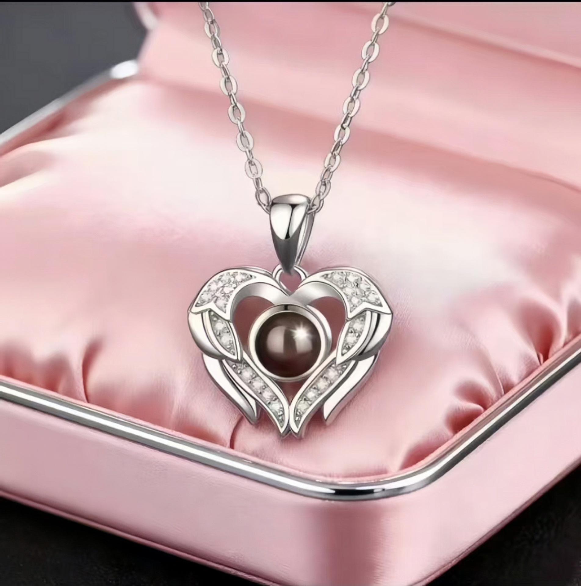 Guardian Angel Wings Heart Necklace - Hot Selling Ladies Projection Jewelry