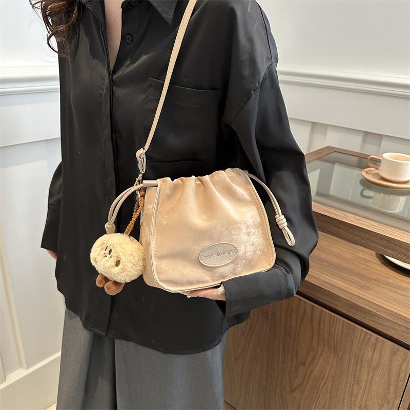 Niche Fashion Trendy Bags for Women New Pleated Fashionable Small Square Bags Simple Casual Fashionable Shoulder Bags