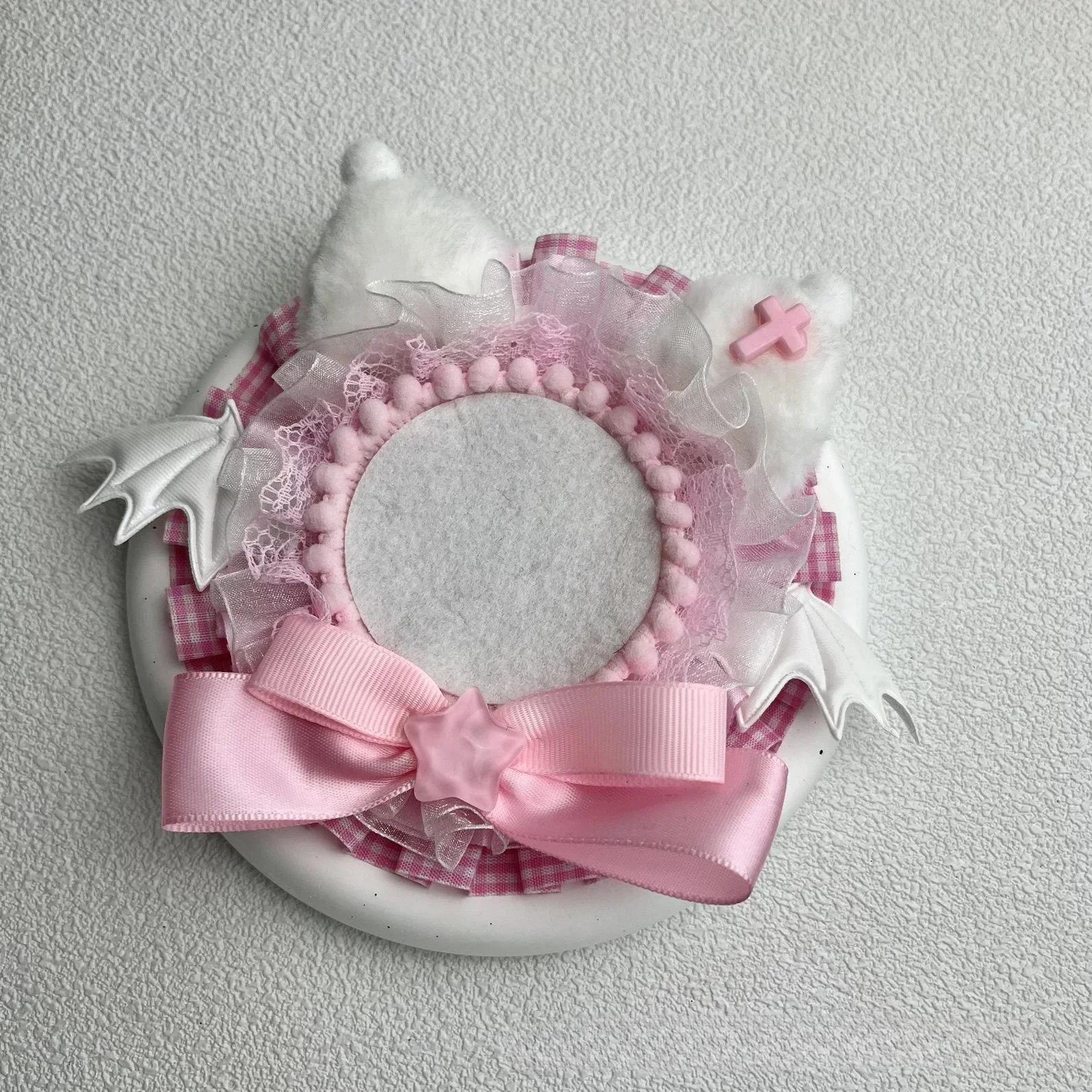 

Милый мультяшный значок аниме для детей и девочек, креативный дизайн, крылья котенка, держатель для значка, портативный чехол для значка, подарок