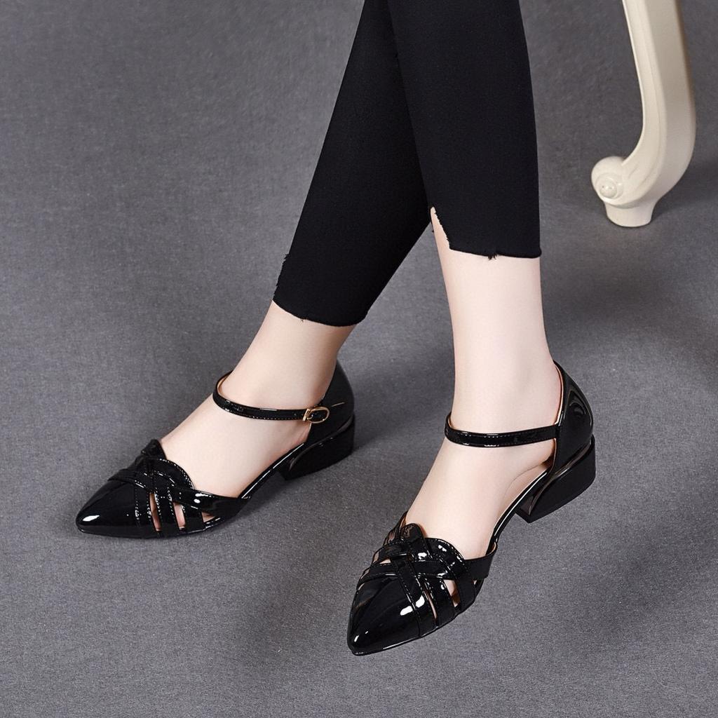 Pointed Sandals Women's 2025 Summer Korean Version Woven One-button Hollow Flat-soled Sandals Cow Patent Leather Low-heeled Women's Sandals